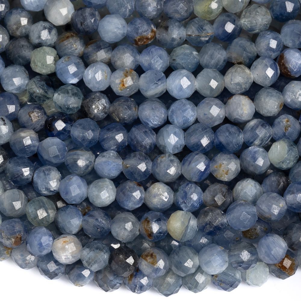 Kyanit nedobarvovaný korálky 4mm broušené půlšňůra Kyanit nedobarvovaný korálky 4mm broušené půlšňůra