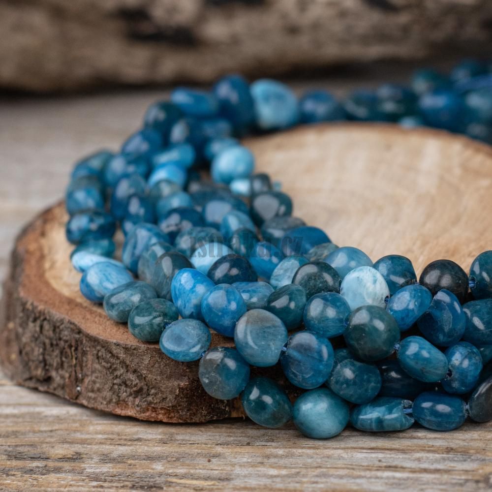 Apatit korálky nugety 8x10mm šňůra Apatit korálky nugety 8x10mm šňůra