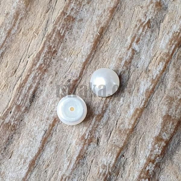 perly-riecne-polovrtane-button-5-6mm-splostene-smotanove-leskle-prirodne-par-na-nausnice-p