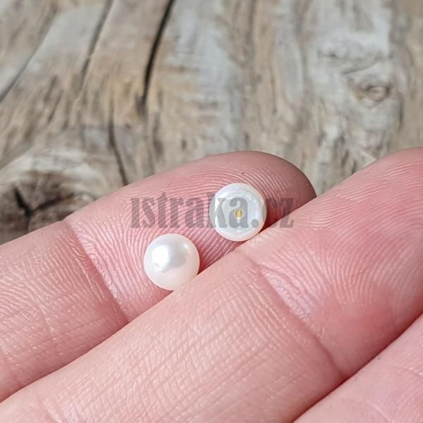 Perly n polovrtan button 5-6mm pr