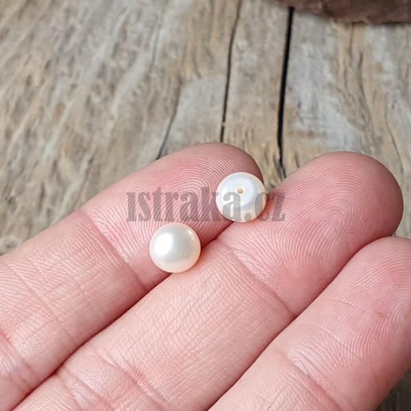 Perly n polovrtan button 7-8mm pr