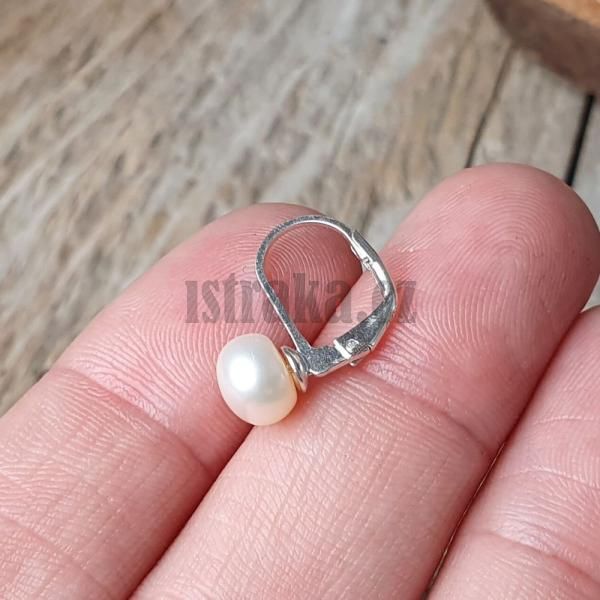 perly-riecne-polovrtane-button-7-8mm-splostene-smotanove-leskle-prirodne-par-na-nausnice