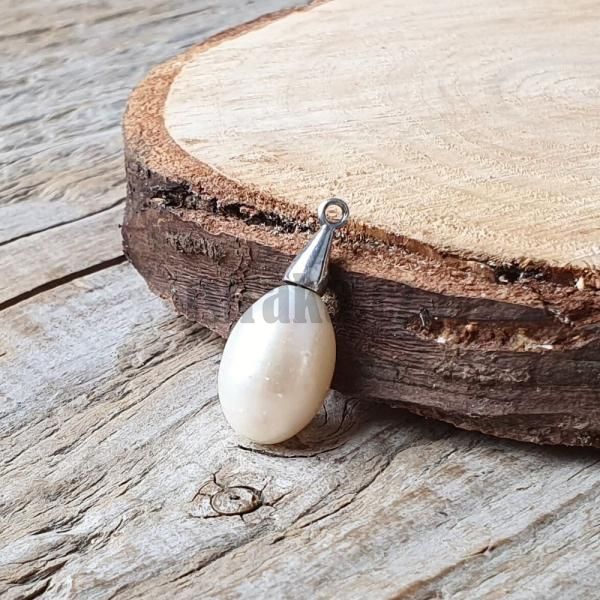perla-riecna-polovrtana-10-11mm-podlhovasta-biela-smotanova-na-privesok-hladka-nepravideln
