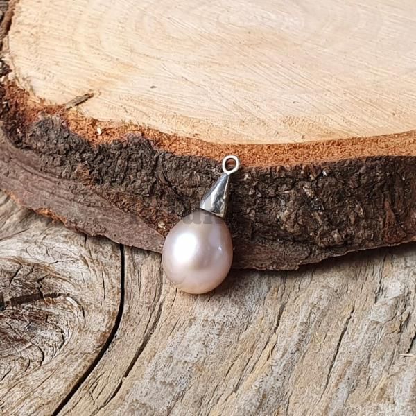 perla-riecna-polovrtana-10x11mm-fialova-1ks-perletova-lila-perlicka-na-privesok----