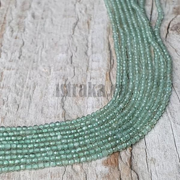 koralky-z-mineralu-apatit-zeleny-2,5mm-brusene-fazetovane-leskle-zelene-priesvitne-svetl