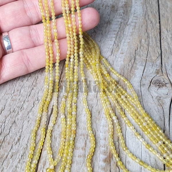 koralky-z-mineralu-achat-krajkovy-zlty-2,5mm-brusene-fazetovane-leskle-zlte-priesvitne-mi