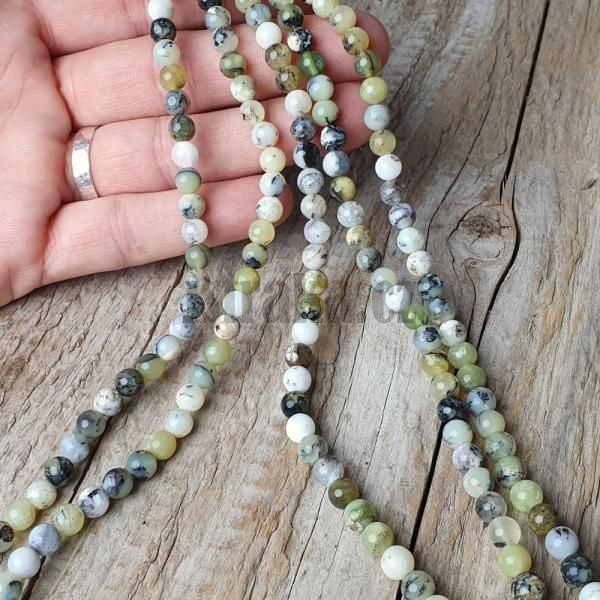 koralky-zmineralu-opal-zeleny-6mm-mix-farieb-leskle-strakate-zelenobiele-cierne-hladke-ne
