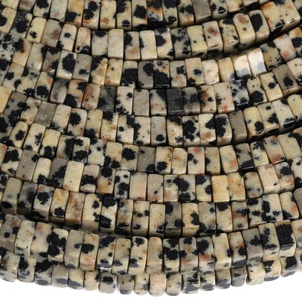 Jaspis dalmatinsk� kor�lky 2�4mm �tverce p�l���ra