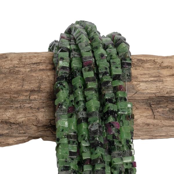 11892-zoisit-s-rubinom-koralky-2-4mm-2