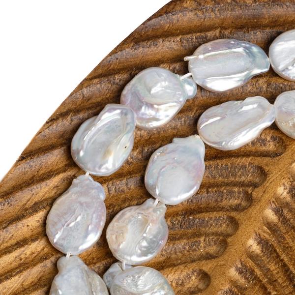 ���n� perly � kor�lky 17�22 � 13�16 mm, podlouhl� nepravideln�, ���ra