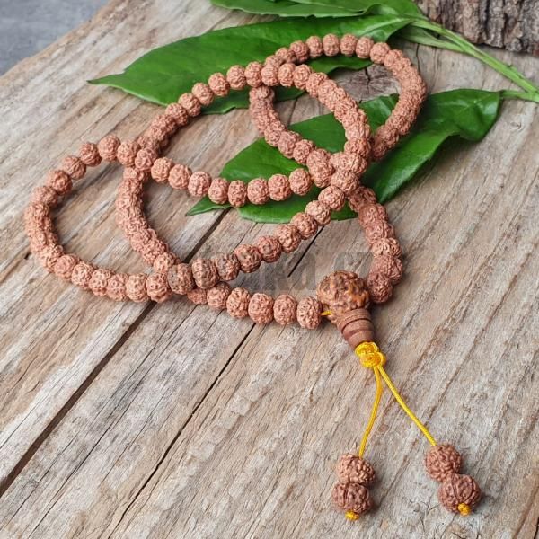 1522-nahrdelnik-mala-rudraksha-semiacka-7-8-mm-hnede-prirodne-hnedy
