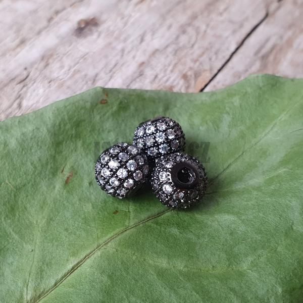 Korlek 8mm ern s blmi zirkony