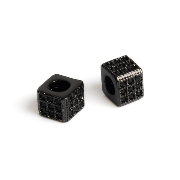 Kostka kor�lek �ern� s �ern�mi zirkony