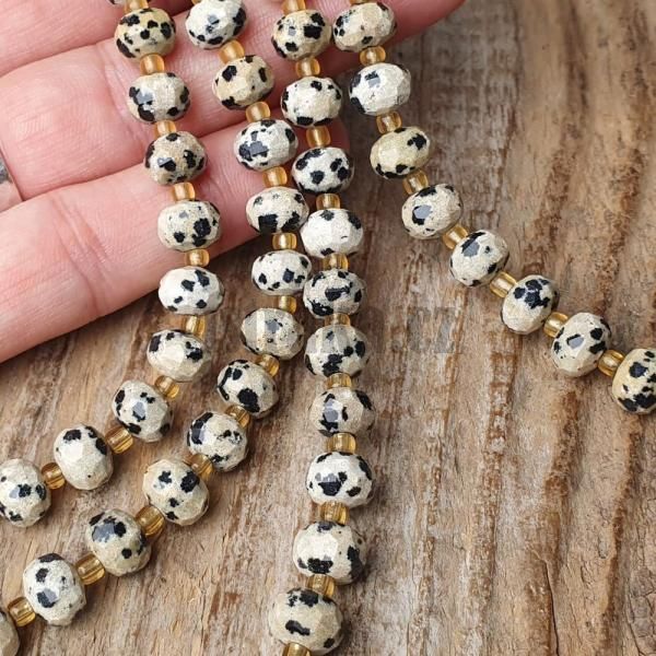 koralky-z-mineralu-jaspis-dalmatinsky-rondelky-8x6mm-brusene-leskle-splostene-strakate-