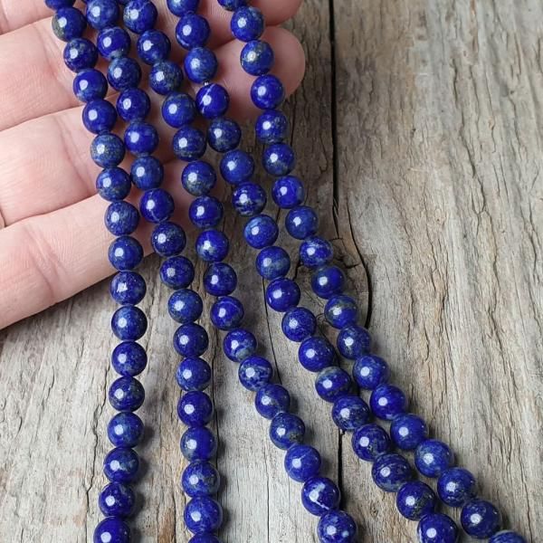 koralky-z-mineralu-lapis-lazuli-7mm-leskle-hladke-modre-modrozlate-sedomodre-gulate-goralk