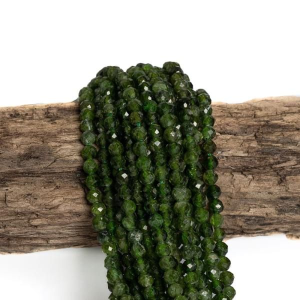 2508-Diopsid-A-kvalita-koralky-3mm-brusene-snura-2