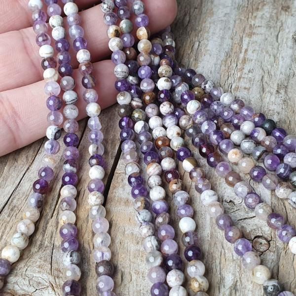 koralky-z-mineralu-ametyst-mix-farieb-4mm-leskle-hladke-fialovohnede-fialove-nebrusene-
