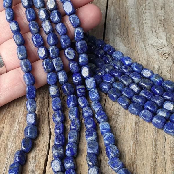 koralky-z-mineralu-lapis-lazuli-tromlovane-kvadre-obdlzniky-6x9mm-tmavomodre-nepravidelne