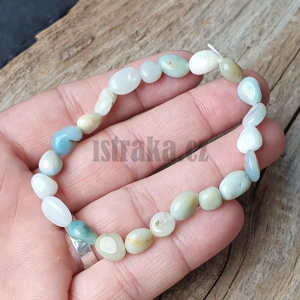 naramok-z-prirodneho-mineralu-amazonit-nugety-nepravidelne-6x8mm-elasticky-na-gumicke-