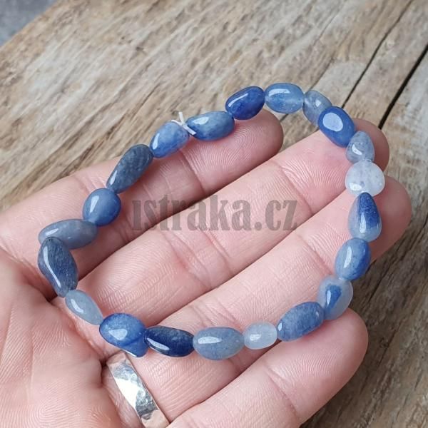 naramok-z-mineralu-avanturin-modry-nugety-6x8mm-elasticky-leskly-sedomodry-modrosedy-dams