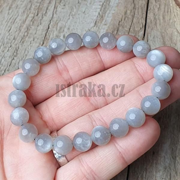 naramok-z-prirodneho-mineralu-mesacny-kamen-sedy-sivy-9mm-elasticky-na-gumicke-leskly-lig