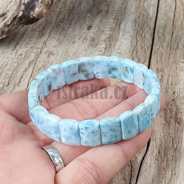 naramok-z-prirodneho-mineralu-larimar-plochy-elasticky-bielotyrkysovy-svetlomodry-leskly-