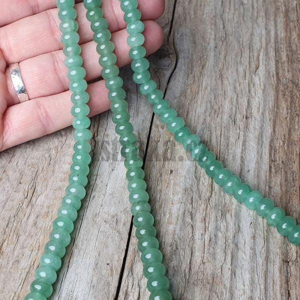 koralky-z-mineralu-avanturin-zeleny-rondelky-5x8mm-tucne-hrube-oble-leskle-zelene-mliecne
