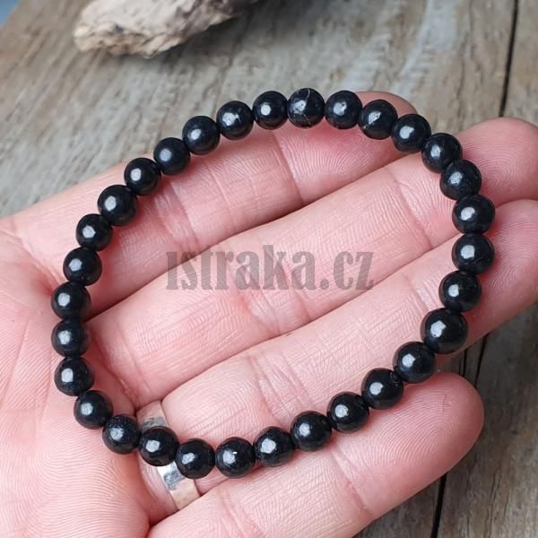 naramok-z-mineralu-sungit-6mm-elasticky-leskly-cierny-na-gumicke-damsky