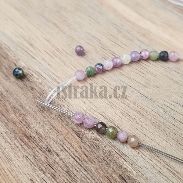 Jehla navlkac s velkm pevlekem 10 cm