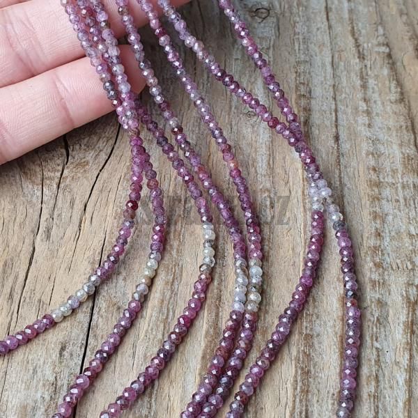 koralky-z-mineralu-rubin-viecfarebny-mix-2x3mm-rondelky-brusene-sede-sive-tmavobordove-ru