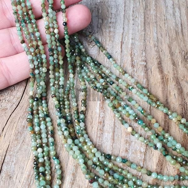 koralky-z-mineralu-euchlorit-3mm-brusene-zelene-hnede-gulate-africky-jadeit