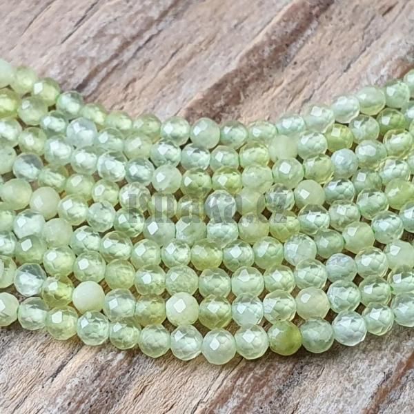 koralky-z-prirodneho-mineralu-jadeit-svetlozeleny-2,5mm-brusene-zelene-minigoralky