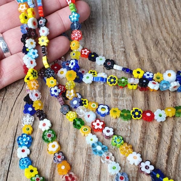 koralky-zo-skla-millefiori-sklenene-kvetinky-8mm-farebne-ploche-vyrazne-leskle-kvietky-g