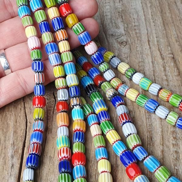 koralky-zo-skla-millefiori-sklenene-valce-8x8mm-farebne-vyrazne-pasikave-valceky-goralky