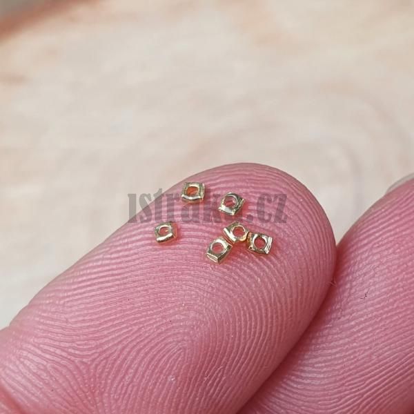 koralky-1x2mm-malinke-zo-striebra-ag925-pozlatene-leskle-nepravidelne-mini-hranate-minigo