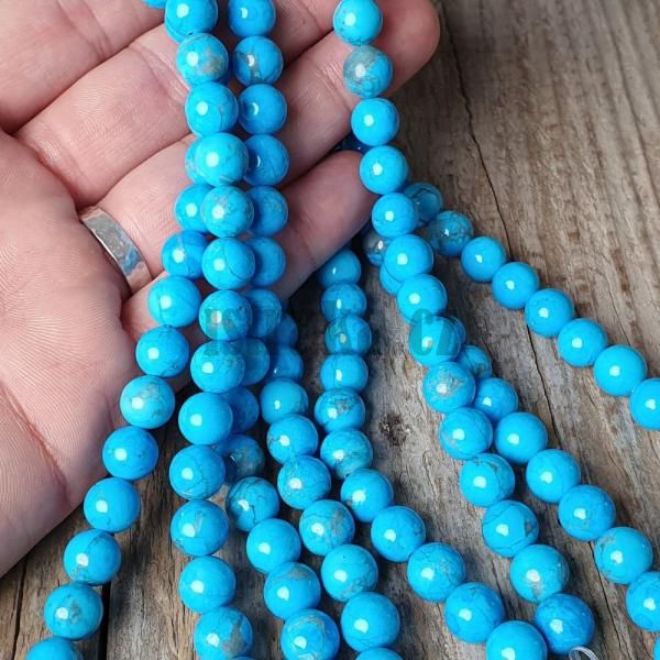 koralky-prirodny-howlit-8mm-farbene-tyrkysove-leskle-hladke-s-mramorovou-kresbou-goralky