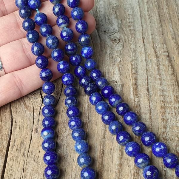 koralky-z-mineralu-lapis-lazuli-8mm-leskle-hladke-gulate-na-naramok-goralky-