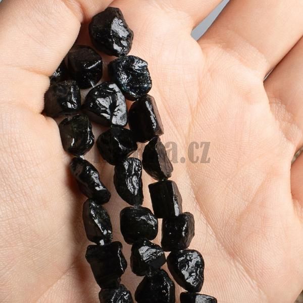 turmalin-zeleny-koralky-surove-kamene-polsnura-2