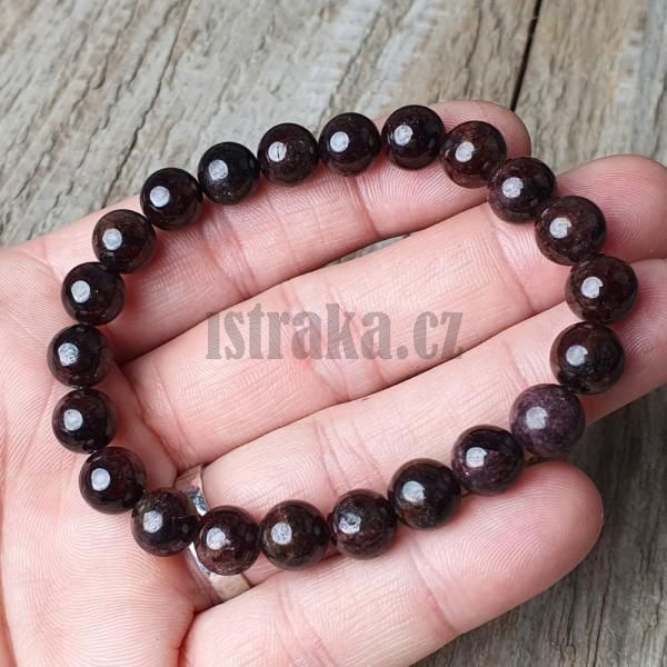 naramek-granat-mineral-lesky-hladky-bordovy-vinovy-8mm