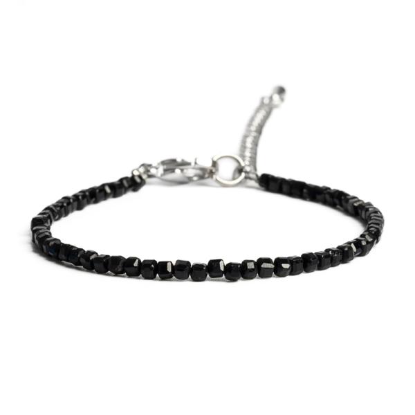 N�ramek z turmal�nu �ern�ho 2-3mm minikostky