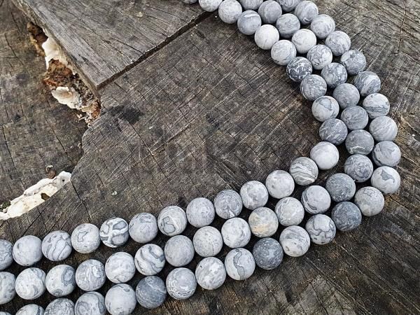 koralky-jasis-krajinny-matne-hladke-sede-vzorovane-s-kresbou-prirodne-ako-planeta-10mm