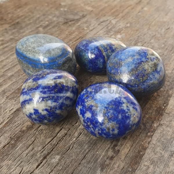 Lapis lazuli kamínek bez dírky