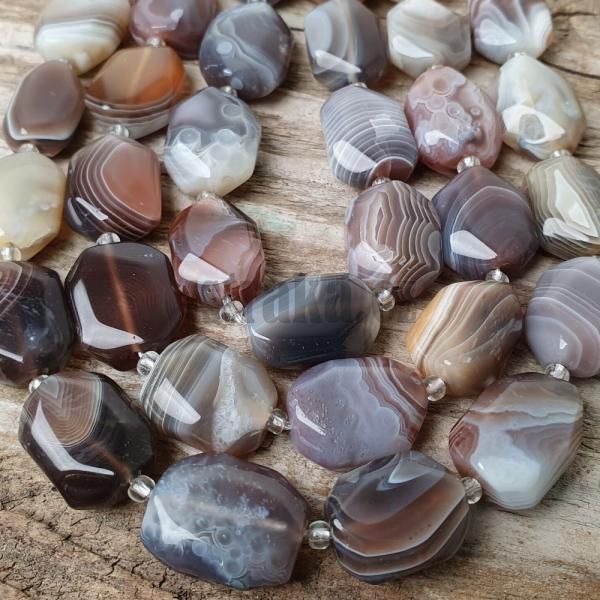 Acht Botswana korlky 16x13mm brouen plra