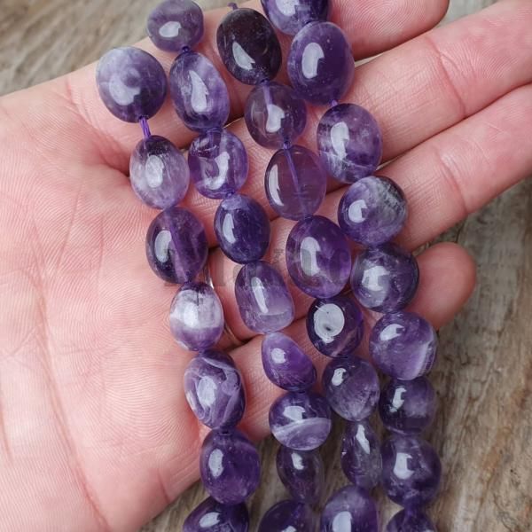 goralky-fialove-ametyst-chevron-kamienky-oble-fialove-hladke-leskle-mineral-naramky