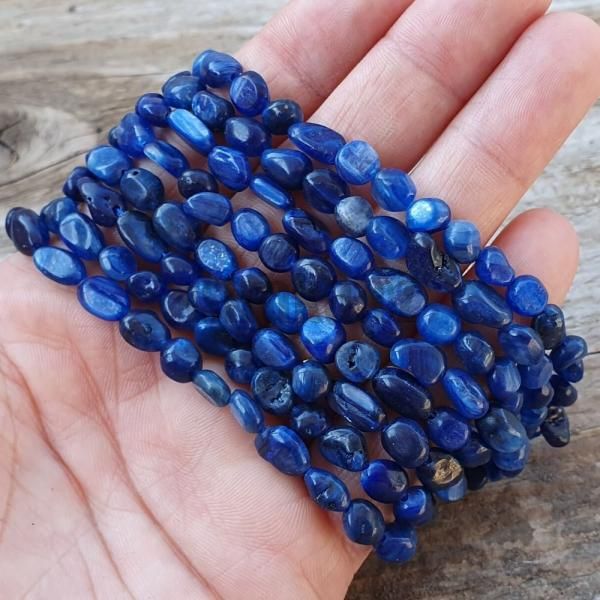 kyanit-koralky-nugetky-leskle-nepravidelne-modre-do-naramkov-nahrdelnikov