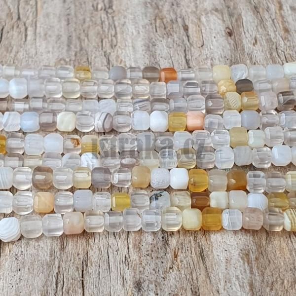 Acht Botswana korlky 2,5mm kostky brouen plra