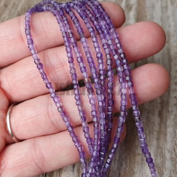 koralky-prirodny-ametyst-kocky-2,5mm-brusene-fialove-lila-na-naramok