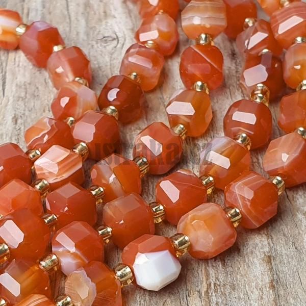 Sardonyx korlky 6mm kostky brouen plra