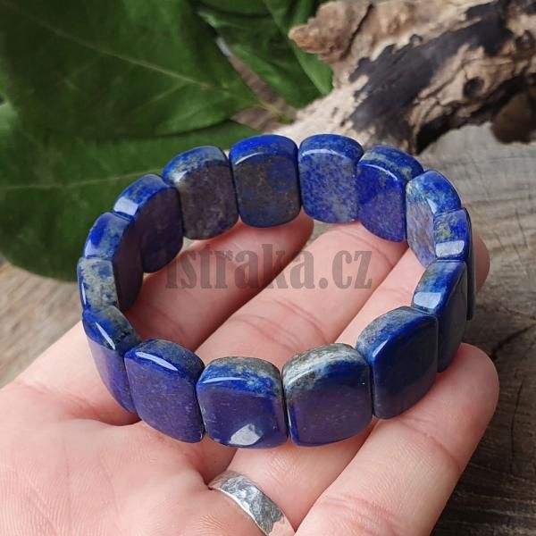 naramok-z-prirodneho-mineralu-lapis-lazuli-elasticky-plochy-koralky-dvojdierkove-modry-