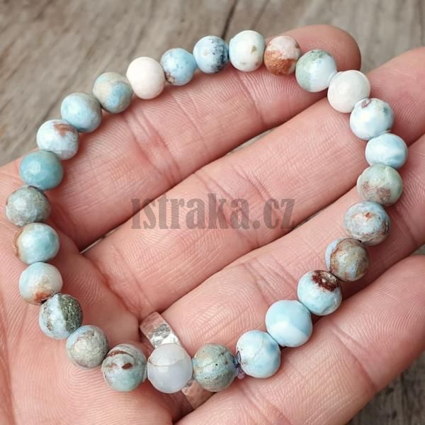 naramok-larimar-8mm-leskly-elasticky-tyrkysovy-na-gumicke-proirodny-mineral-idealny-darcek